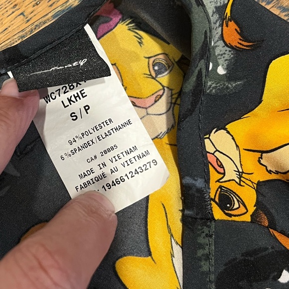 💙 Bundle de 3 hauts de scrub Disney - Taille S
Disney Scrub Top Bundle - Size S - Picture 6 of 8